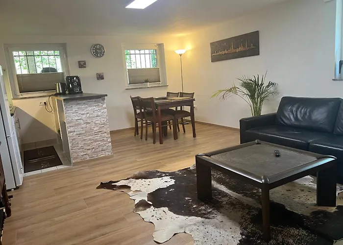 Charmante Souterrain דירה